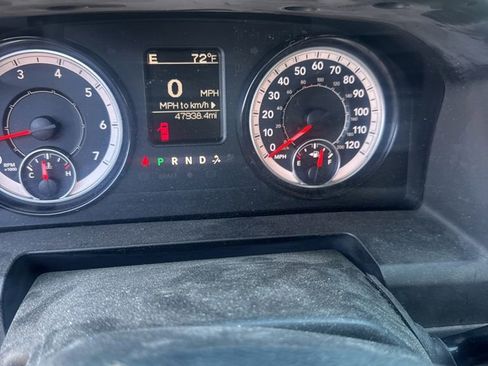 Used 2017 RAM 3500 SLT RWD image 4