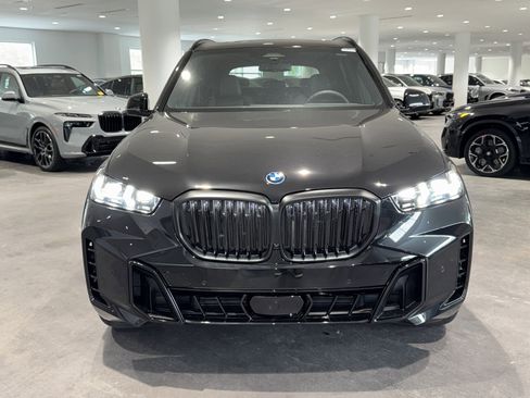 New 2026 BMW X5 xDrive50e image 2