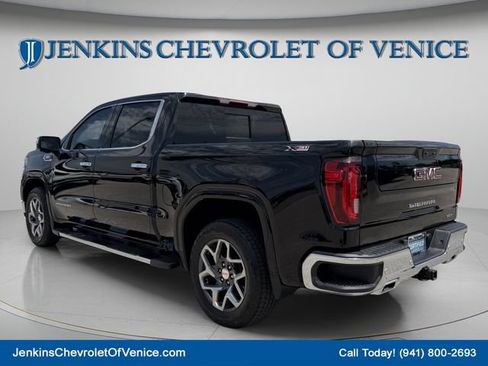 Used 2023 GMC Sierra 1500 SLT w/ SLT Premium Package AWD/4WD image 8