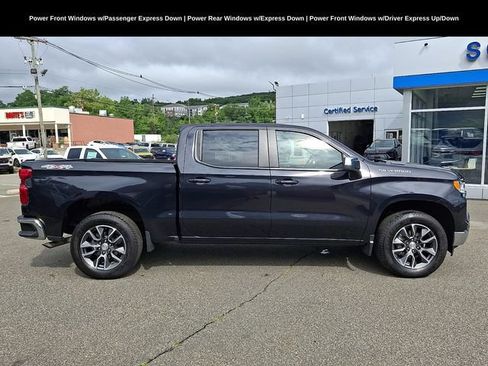 Used 2024 Chevrolet Silverado 1500 LT AWD/4WD image 9