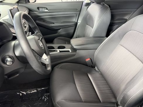 Used 2025 Nissan Altima 2.5 SV FWD image 19