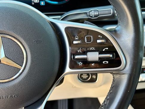 Used 2022 Mercedes-Benz GLE 350 4MATIC w/ Premium Package image 37