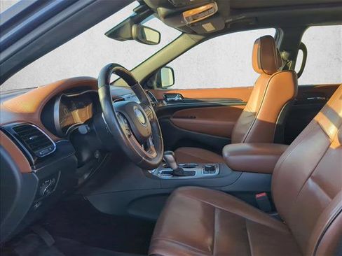 Used 2020 Jeep Grand Cherokee Overland AWD/4WD image 10