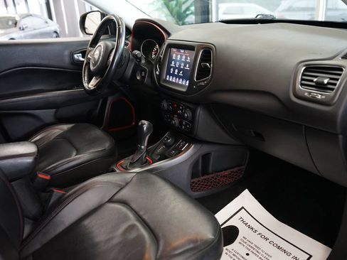 Used 2018 Jeep Compass Trailhawk w/ Leather Interior Group AWD/4WD image 42