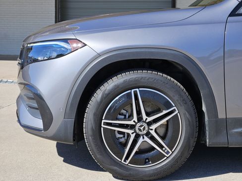 Used 2023 Mercedes-Benz EQB 300 4MATIC image 11