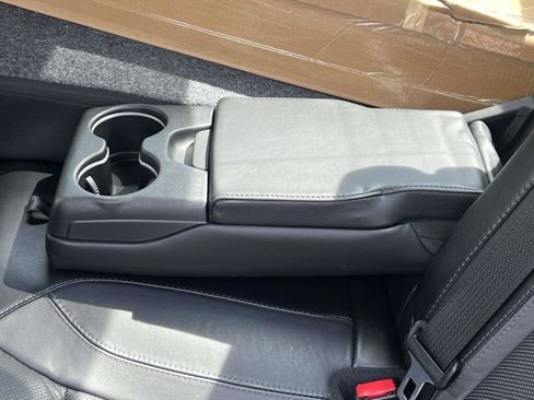 Used 2017 Dodge Charger SXT w/ AWD Plus Group image 11