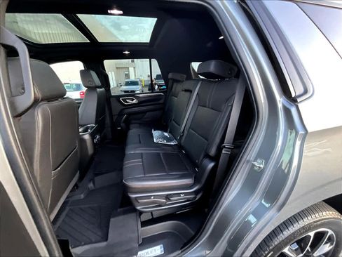 Used 2022 Chevrolet Tahoe RST image 15