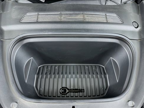 Used 2022 Tesla Model Y Performance image 31