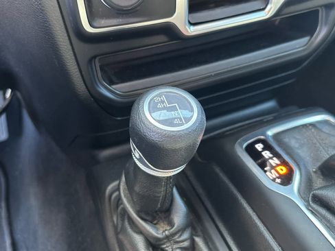 Used 2021 Jeep Gladiator Sport image 15