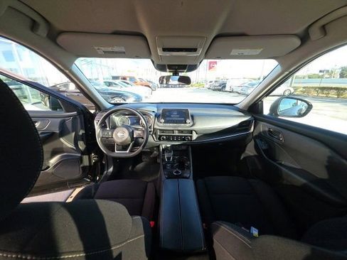 Used 2024 Nissan Rogue S image 26