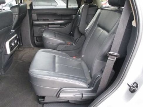 Used 2024 Ford Expedition XLT image 8