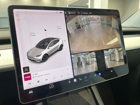 Used 2022 Tesla Model Y Long Range AWD/4WD image 31