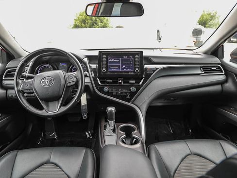 Used 2021 Toyota Camry SE FWD image 12