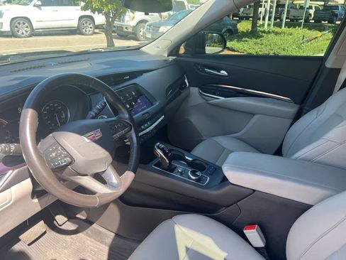 Used 2023 Cadillac XT4 Luxury w/ LPO, Onyx Lite Package AWD/4WD image 11