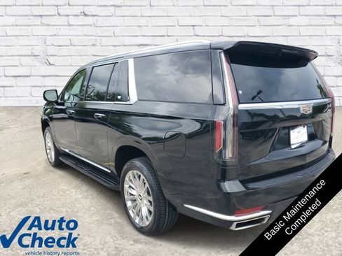 Used 2022 Cadillac Escalade ESV Premium Luxury RWD image 2
