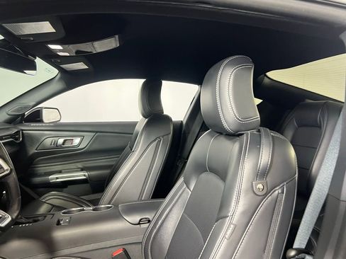 Used 2025 Ford Mustang Premium image 19