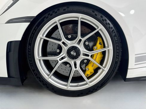 Used 2026 Porsche 911 GT3 RWD image 9