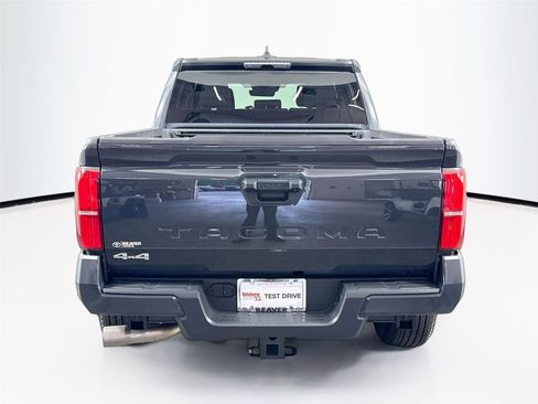 Certified 2024 Toyota Tacoma SR5 AWD/4WD image 10