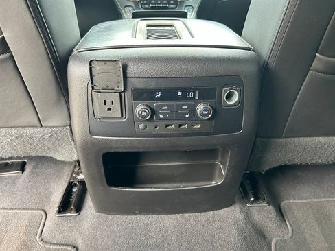 Used 2019 GMC Yukon XL Denali w/ Denali Ultimate Package AWD/4WD image 44