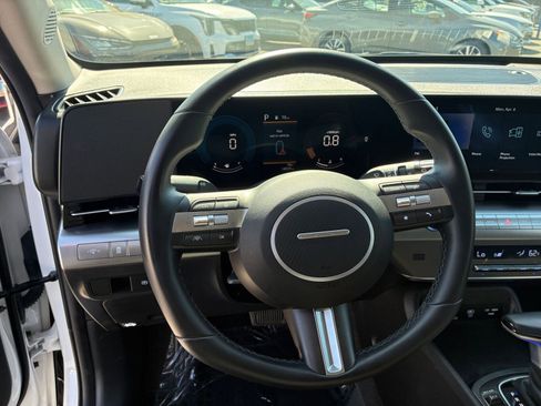 Used 2025 Hyundai Kona SEL image 30