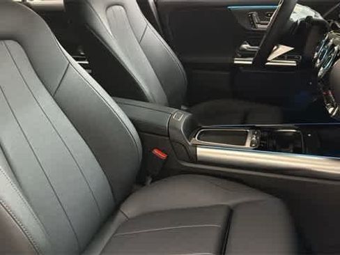 Certified 2025 Mercedes-Benz GLA 250 4MATIC image 34