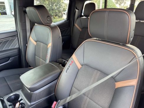 Used 2024 GMC Canyon AT4 image 12