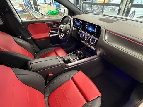 Used 2022 Mercedes-Benz GLA 250 4MATIC image 9