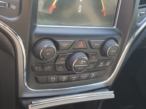 Used 2017 Jeep Grand Cherokee Altitude image 21