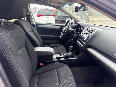 Used 2017 Subaru Outback 2.5i Premium image 23