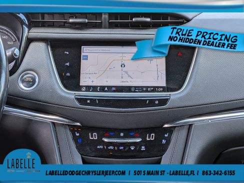 Used 2022 Cadillac XT5 Premium Luxury w/ Technology Package FWD image 19