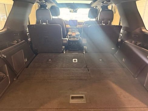 Used 2019 Lincoln Navigator Select AWD/4WD image 6