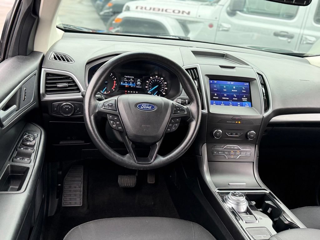 Used 2020 Ford Edge SE w/ Cargo Accessory Package FWD image 5