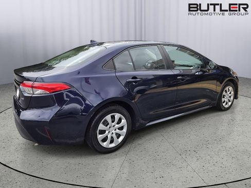 Used 2024 Toyota Corolla LE FWD image 5