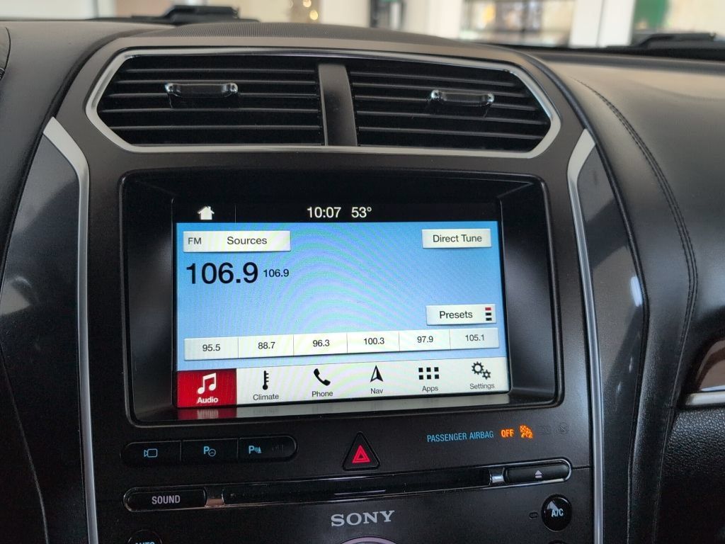 Used 2018 Ford Explorer Platinum AWD/4WD image 19