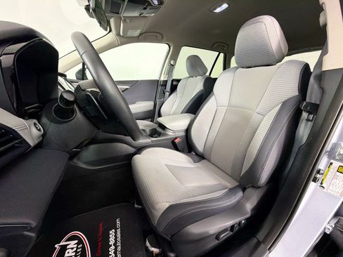 Used 2023 Subaru Outback Premium AWD/4WD image 21