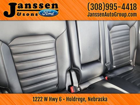 Used 2024 Ford Edge SEL image 9