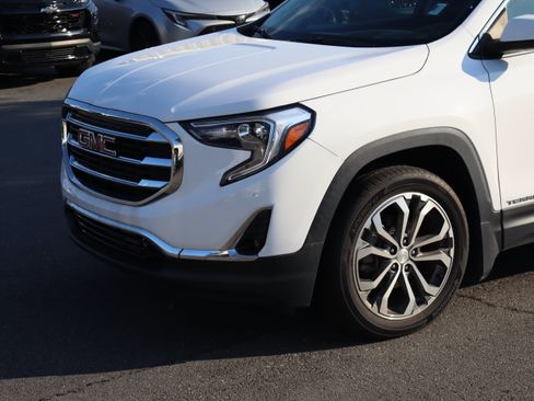 Used 2021 GMC Terrain SLT w/ Infotainment Package II FWD image 17