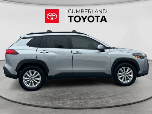 Used 2024 Toyota Corolla Cross LE FWD image 6