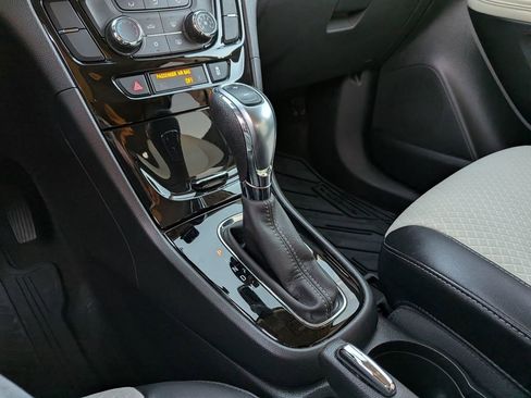 Used 2021 Buick Encore Preferred w/ Safety Package image 22