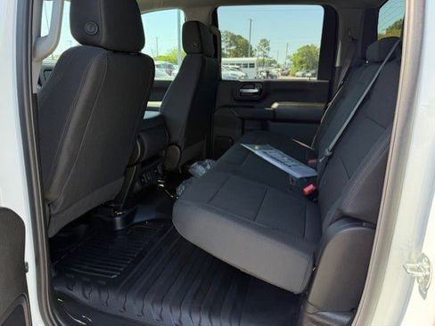 New 2026 GMC Sierra 2500 Pro w/ Convenience Package RWD image 9