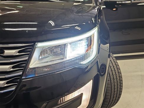 Used 2016 Ford Explorer Limited image 31