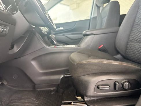 Used 2020 Chevrolet Equinox LT FWD image 23