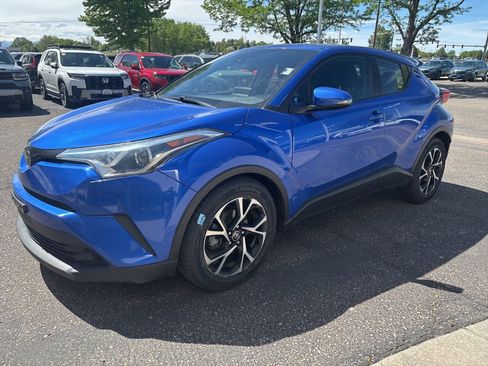 Used 2019 Toyota C-HR XLE FWD image 1