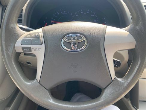 Used 2011 Toyota Camry LE FWD image 14