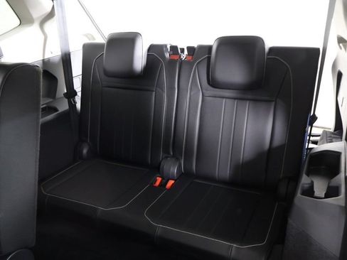 Used 2022 Volkswagen Tiguan SE FWD image 35