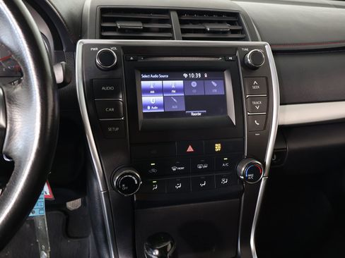 Used 2017 Toyota Camry SE FWD image 5