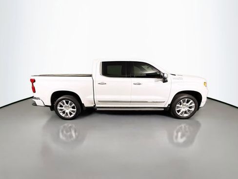 Used 2025 Chevrolet Silverado 1500 High Country w/ High Country Premium Package AWD/4WD image 9