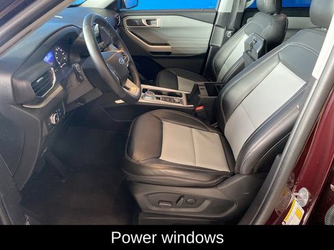 Used 2022 Ford Explorer XLT w/ Equipment Group 202A AWD/4WD image 9