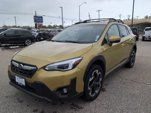 Used 2021 Subaru Crosstrek 2.5i Limited w/ Moonroof Package 2 AWD/4WD image 2