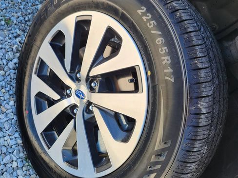 Used 2022 Subaru Outback Premium AWD/4WD image 4